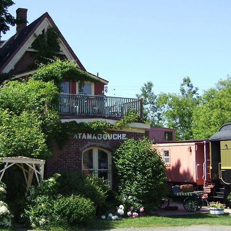 Train Station Inn Tatamagouche Exteriör bild